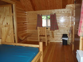 Kabin 73 front room
